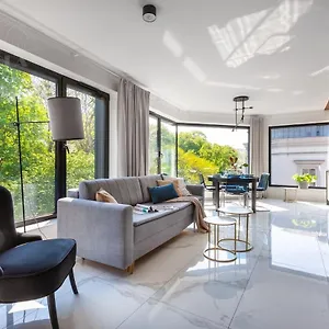 Modern View Of Planty Park Appartement
